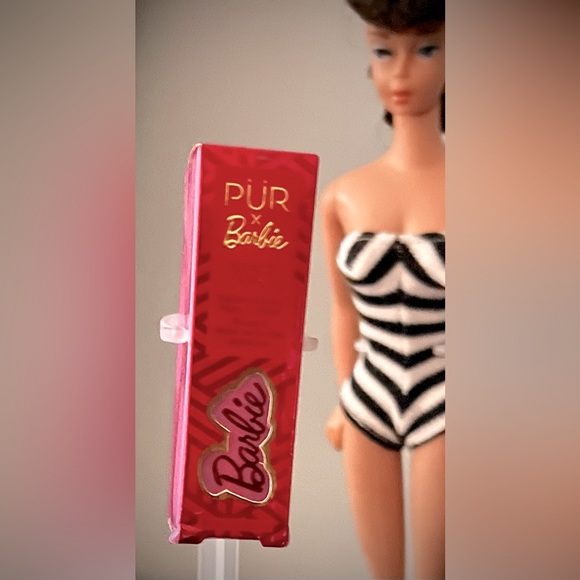 Barbie x PUR Beauty: Barbie CEO Red Iconic Lipstick - Picture 3 of 5